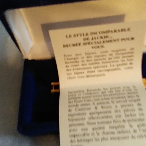 Jacqueline Kennedy's Gold Plated Watch - Picture 8 of 14